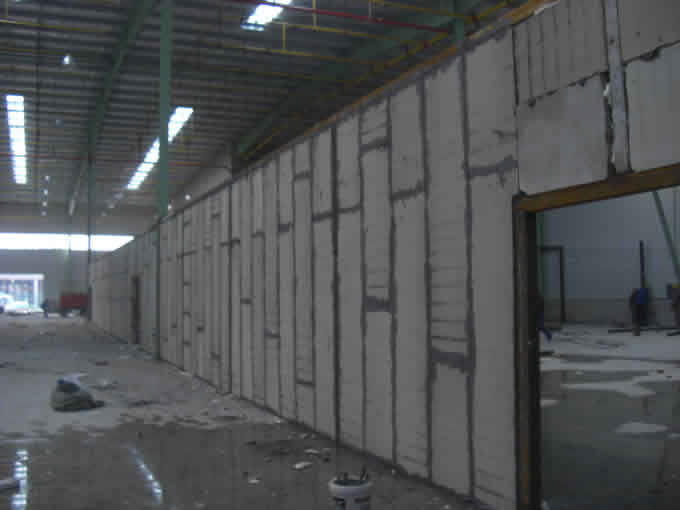 工廠建設(shè)中輕質(zhì)墻板的使用