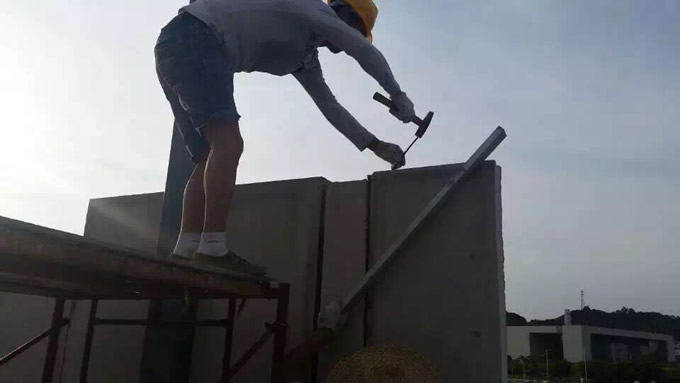 洛杉磯輕質(zhì)隔墻板搭建別墅案例