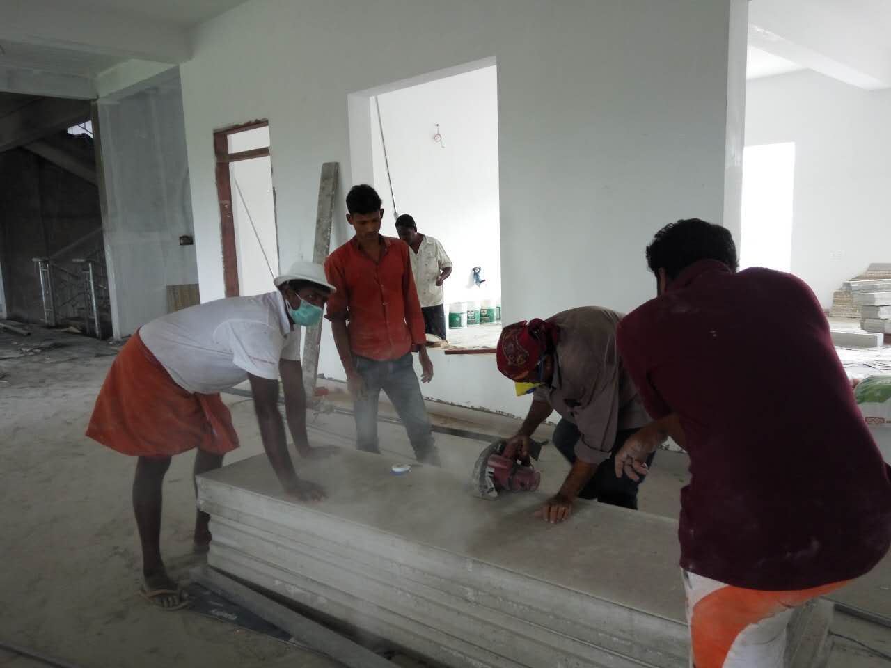 印度帕亞塔工程學(xué)院工地輕質(zhì)隔墻板施工案例