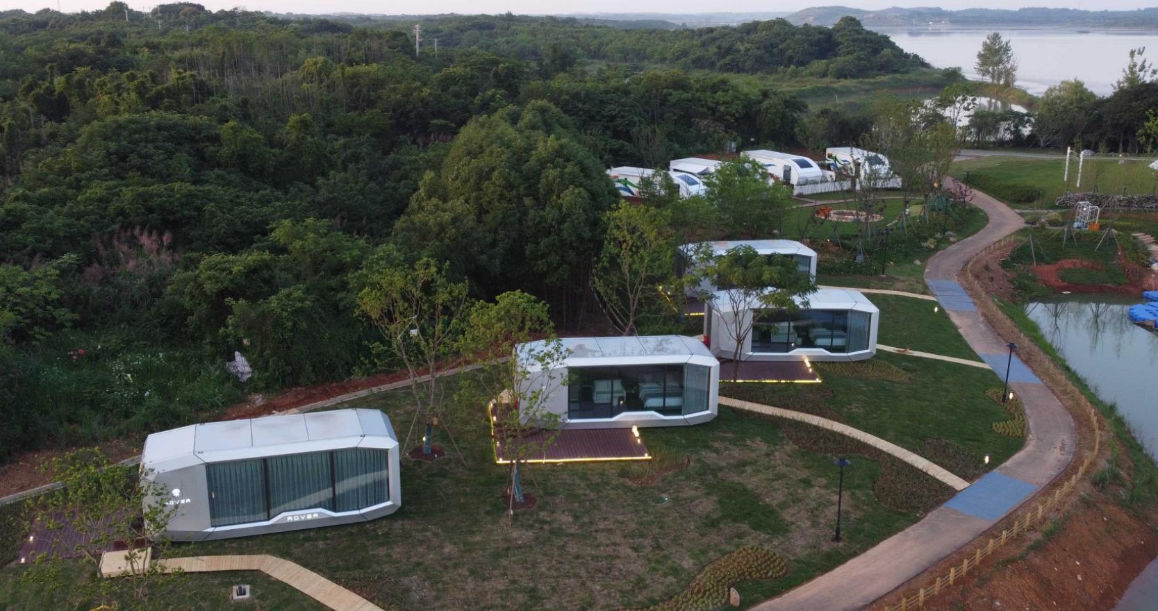 光伏發(fā)電流浪艙 民宿(圖1) 光伏發(fā)電流浪艙 民宿(圖1)