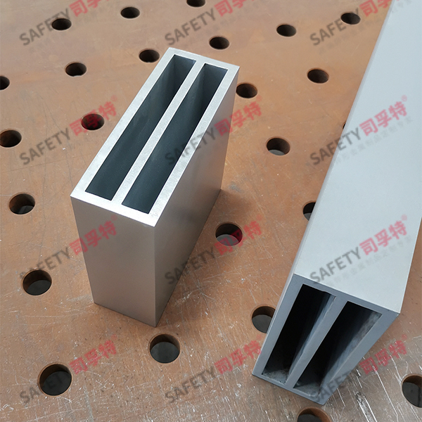 平日型氟碳噴涂精制鋼幕墻型材(圖1) 平日型氟碳噴涂精制鋼幕墻型材(圖1)